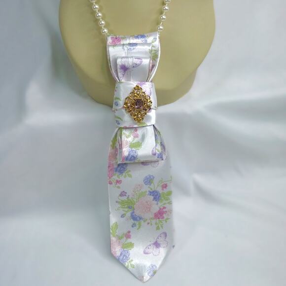 Handmade Vintage Tie Necklace Pastel Floral RMN Pearl Beads Upcycled Butterfly - Picture 1 of 14